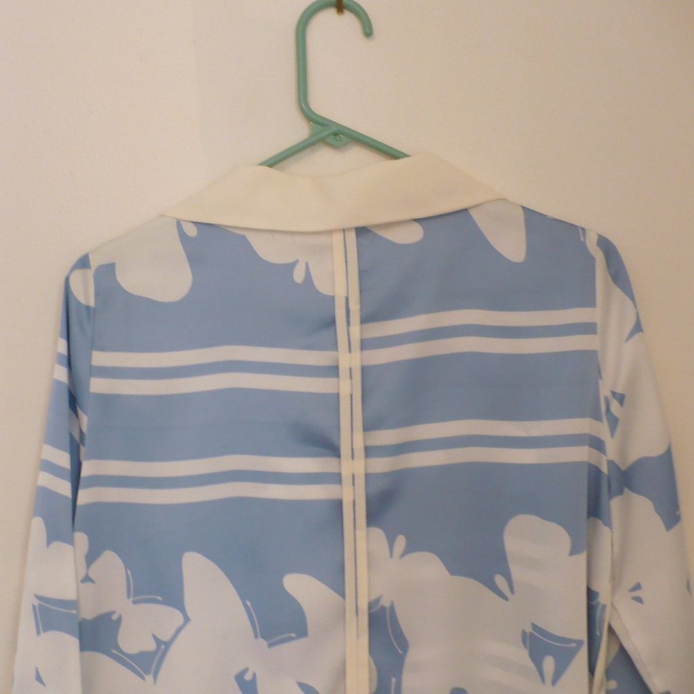 ❤️Top Ma Petite Francee Paris Blue & White Floral Blouse Size Medium - Picture 6 of 7